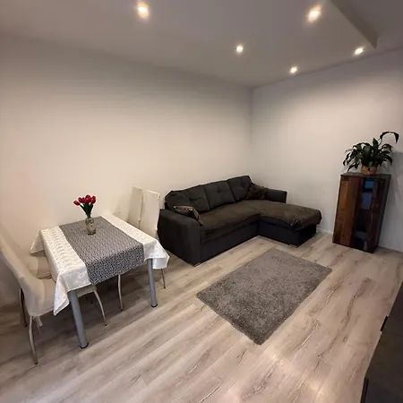 Verebes Apartament *